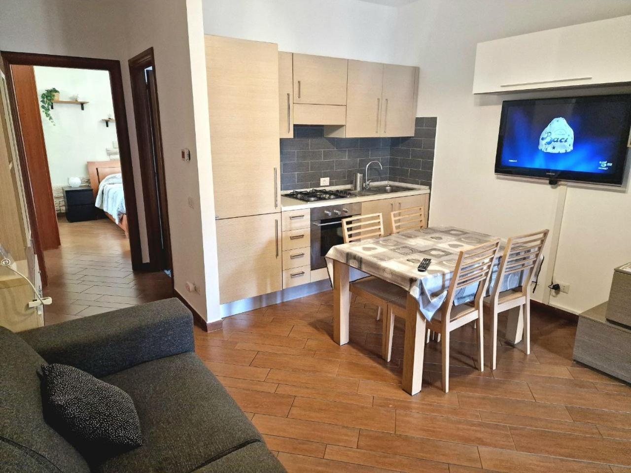 Domus Livio, 7 Min Fco Airport, Free Wifi, Garden Apartment, 2 Tv Hd Fiumicino Exterior photo